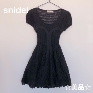 スナイデル(SNIDEL)のsnidel コルセットフィットアンドフレアニットワンピース(ひざ丈ワンピース)