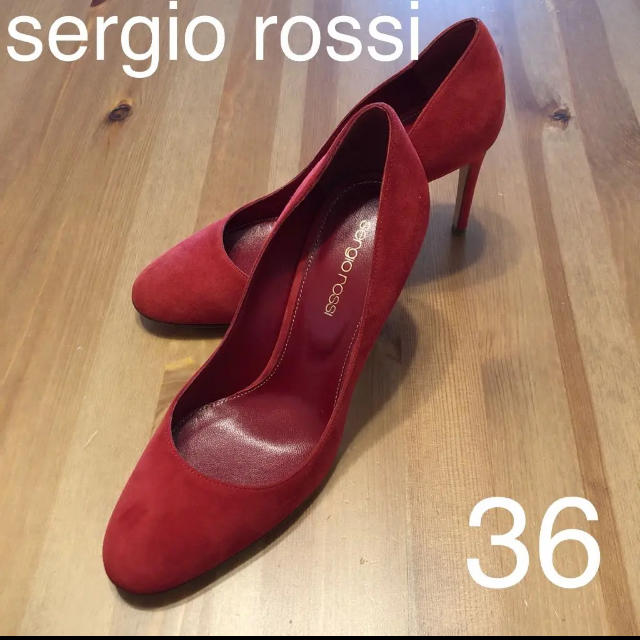 Sergio Rossi(セルジオロッシ)のSergio Rossi セルジオロッシ  36 赤のスエードパンプス レディースの靴/シューズ(ハイヒール/パンプス)の商品写真