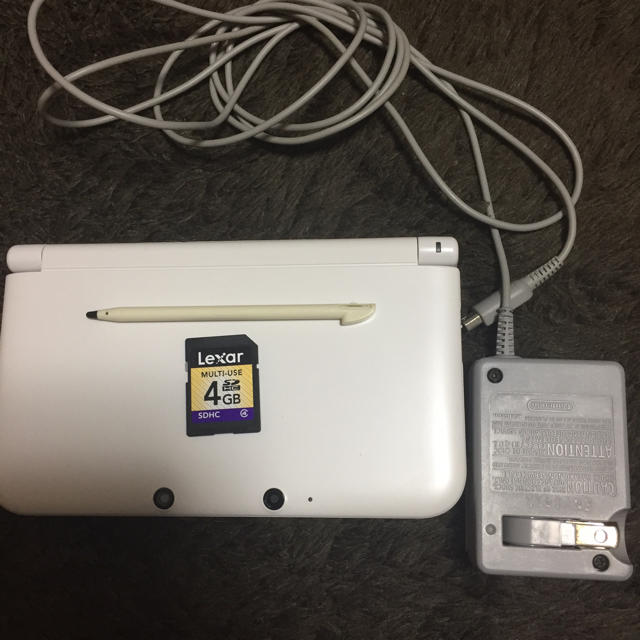 エンタメ/ホビー即日発送 3DS LL ホワイト 充電器付き 準美品 本体 動作確認済み