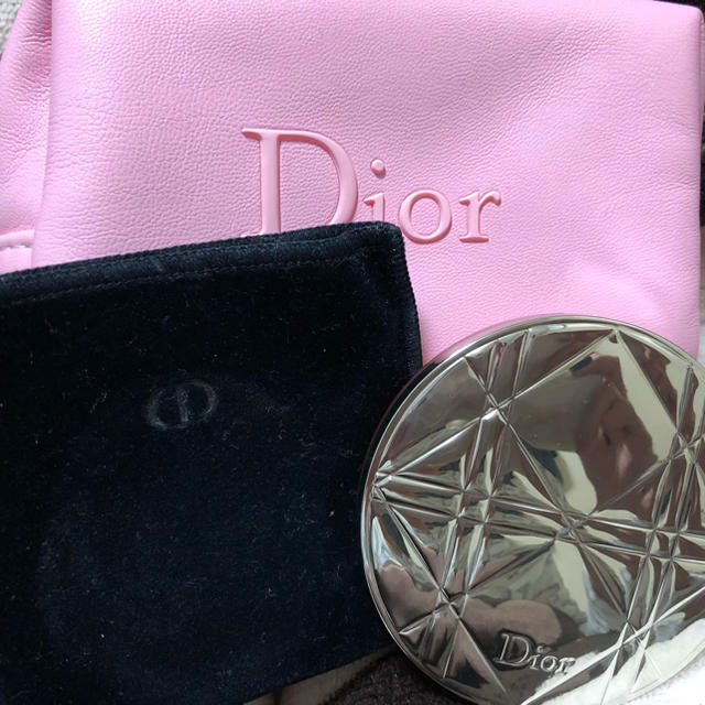 Dior ディオールスキンミネラルヌードグロウパウダー