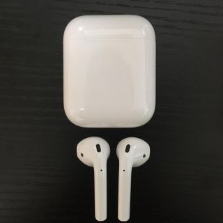 アップル(Apple)のApple AirPods 中古美品(ヘッドフォン/イヤフォン)