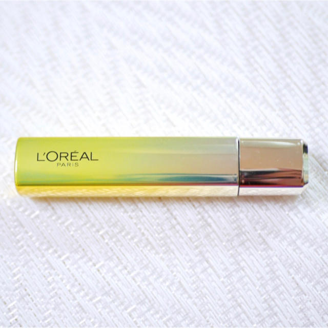 L'Oreal Paris(ロレアルパリ)のロレアルパリ ユイルカレス 801 イエロー コスメ/美容のベースメイク/化粧品(リップグロス)の商品写真