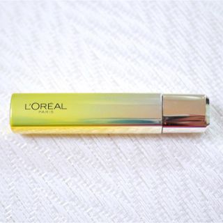 ロレアルパリ(L'Oreal Paris)のロレアルパリ ユイルカレス 801 イエロー(リップグロス)