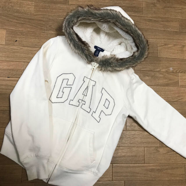 GAP Kids(ギャップキッズ)の専用ページ   GAPもこもこフリースパーカー150㎝ キッズ/ベビー/マタニティのキッズ服女の子用(90cm~)(ジャケット/上着)の商品写真