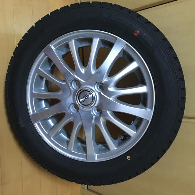 Goodyear(グッドイヤー)の155/65R14 国産スタッドレスタイヤ◼︎4本セット◼︎ホイル付き 自動車/バイクの自動車(タイヤ・ホイールセット)の商品写真