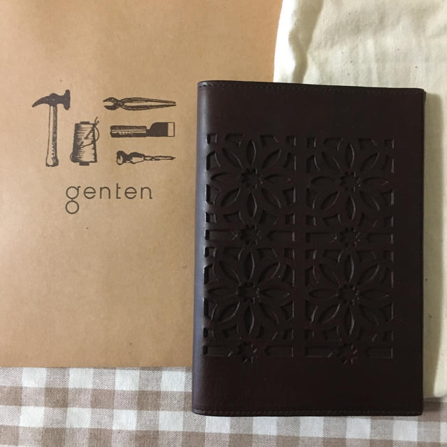 genten(ゲンテン)の☆新品☆genten:ブックカバー。 ハンドメイドの文具/ステーショナリー(ブックカバー)の商品写真