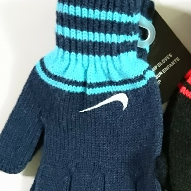NIKE(ナイキ)のといちゃん様専用 ナイキジュニア手袋ブルー キッズ/ベビー/マタニティのこども用ファッション小物(手袋)の商品写真