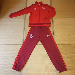 アディダス(adidas)の【羅宇様専用】adidas バイエルン プレゼンテーションスーツ 上下セット(ウェア)