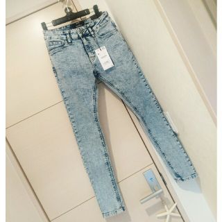 ベルシュカ(Bershka)のケミカルウォッシュ⭐スキニーデニム ラストセール(スキニーパンツ)