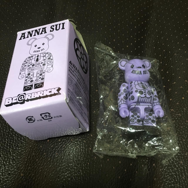 MEDICOM TOY(メディコムトイ)のベアブリック  be@rbrick  100% ANNA SUI  エンタメ/ホビーのフィギュア(その他)の商品写真