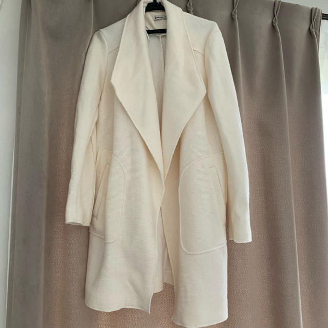ZARA(ザラ)のStradivarius ホワイト羽織り レディースのジャケット/アウター(ロングコート)の商品写真