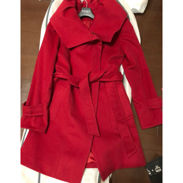 【美品】ふんわり襟元が素敵な赤ウールコートのサムネイル
