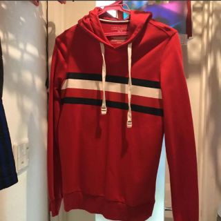 トミーヒルフィガー(TOMMY HILFIGER)のtommy hilfigerパーカー レッド(パーカー)