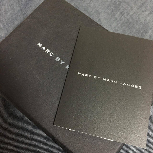 MARC BY MARC JACOBS(マークバイマークジェイコブス)のNEW Q_TRAIN PASS CASE レディースのファッション小物(名刺入れ/定期入れ)の商品写真