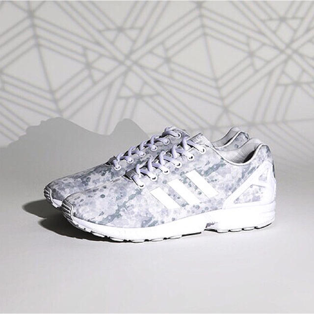 【未使用品！】アディダス ホワイトマウンテニアリング ZX FLUX