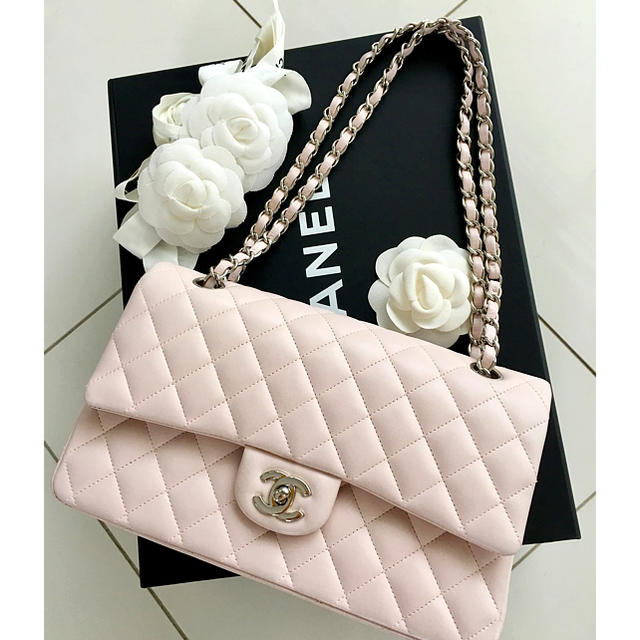 CHANEL(シャネル)の未使用同様 シャネル 正規品 マトラッセチェーンバッグ♡ レディースのバッグ(ショルダーバッグ)の商品写真