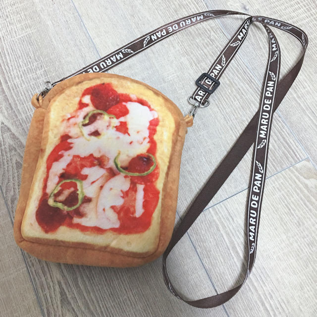 まるでパンみたいなショルダーポーチ♡ピザトースト レディースのバッグ(ショルダーバッグ)の商品写真