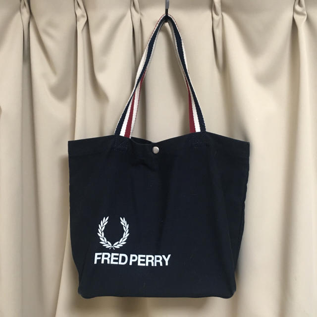 FRED PERRY(フレッドペリー)のFRED PERRY トートバッグ レディースのバッグ(トートバッグ)の商品写真