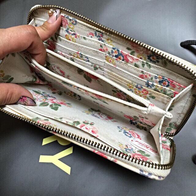 Cath Kidston(キャスキッドソン)のお値下げ！キャスキッドソン 長財布 美品 レディースのファッション小物(財布)の商品写真