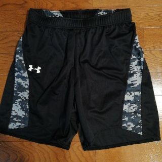 アンダーアーマー(UNDER ARMOUR)のアンダーアーマー ハーフパンツ ブラック 黒 M(ショートパンツ)