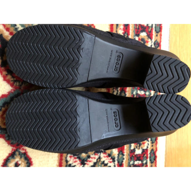 crocs(クロックス)のcrocs サラ シンセティック スエード クロッグ レディースの靴/シューズ(サンダル)の商品写真
