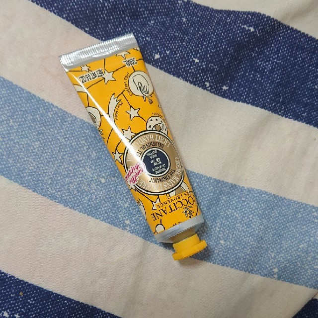 L'OCCITANE(ロクシタン)のL'OCCITANEスノー ハンドクリーム コスメ/美容のボディケア(ハンドクリーム)の商品写真