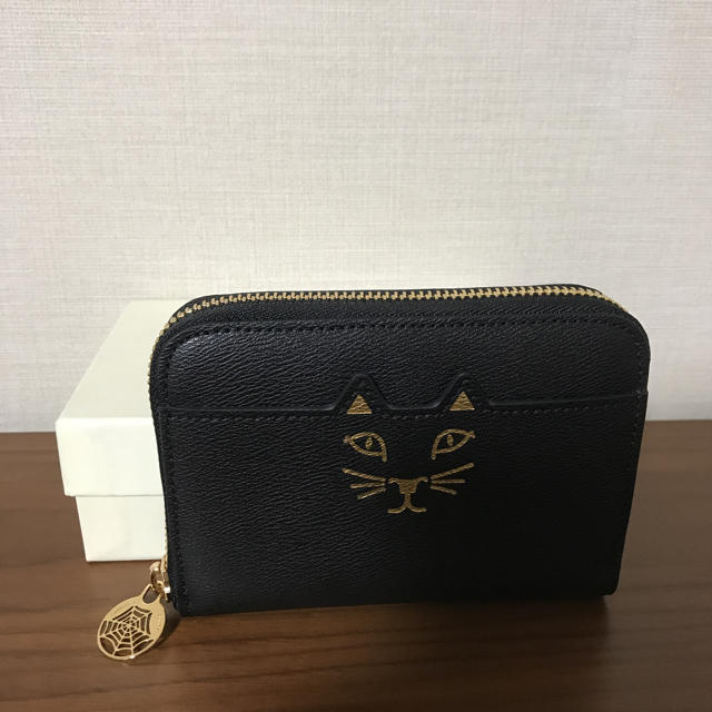 Charlotte Olympia(シャルロットオリンピア)の新品シャルロットオリンピア財布ラウンドファスナーkitty黒 レディースのファッション小物(財布)の商品写真