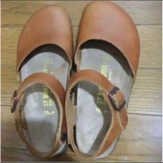 ビルケンシュトック(BIRKENSTOCK)のビルケンシュトックサンダル37(サンダル)