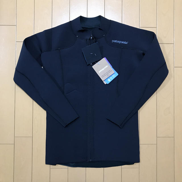 patagonia(パタゴニア)のaloha様専用！Patagonia フロント 長袖 タッパー 新品、未使用 スポーツ/アウトドアのスポーツ/アウトドア その他(サーフィン)の商品写真