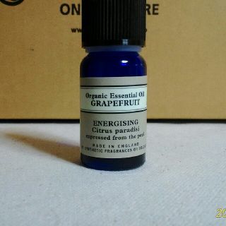 ニールズヤード(NEAL'S YARD)のニールズヤード　エッセンシャルオイル　新品未使用　伊勢丹購入(エッセンシャルオイル（精油）)