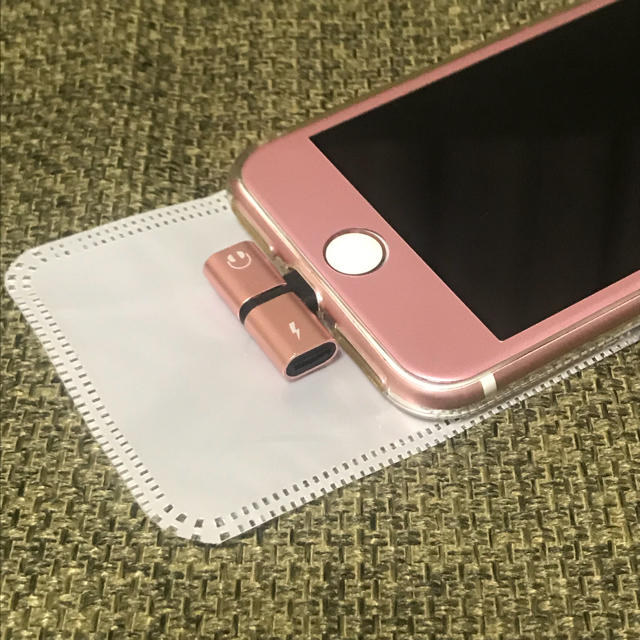 iPhone(アイフォーン)の変換アダプタ スマホ/家電/カメラのオーディオ機器(ヘッドフォン/イヤフォン)の商品写真