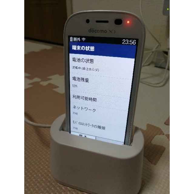 富士通(フジツウ)のdocomo　らくらくホン3 f-06f（ホワイト） スマホ/家電/カメラのスマートフォン/携帯電話(スマートフォン本体)の商品写真