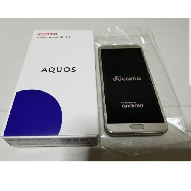 SHARP(シャープ)のにゃんぱち様専用ドコモ SH-01L ゴールドと黒2台 AQUOS sense2 スマホ/家電/カメラのスマートフォン/携帯電話(スマートフォン本体)の商品写真