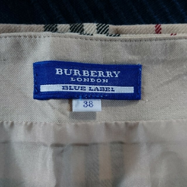 BURBERRY BLUE LABEL(バーバリーブルーレーベル)のバーバリー・ブルーレーベル スカート レディースのスカート(ミニスカート)の商品写真