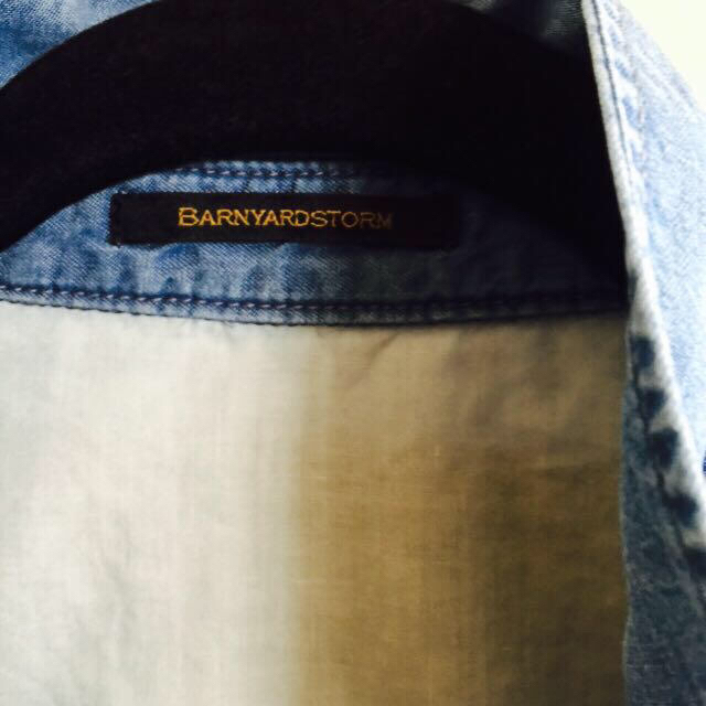 BARNYARDSTORM(バンヤードストーム)のデニムシャツ レディースのトップス(シャツ/ブラウス(長袖/七分))の商品写真