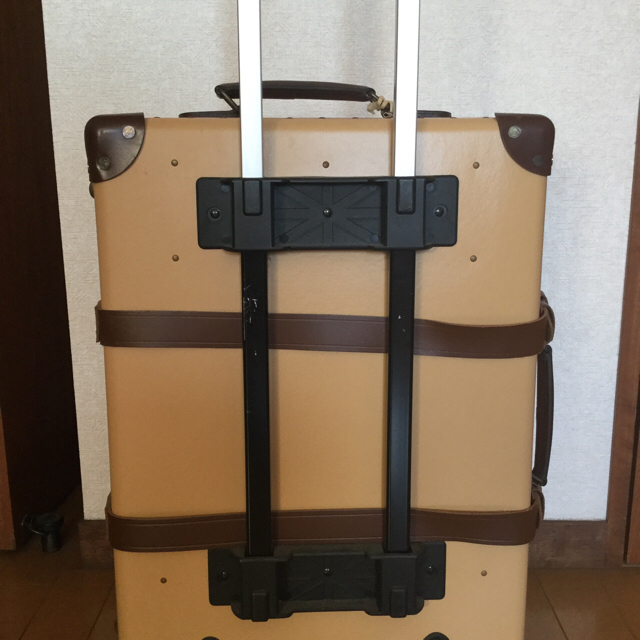 GLOBE-TROTTER(グローブトロッター)のグローブ・トロッター タイプ）kitson21インチ トロリーケース レディースのバッグ(スーツケース/キャリーバッグ)の商品写真