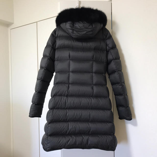 MONCLER - 【新品未使用・タグ付き・元値9万5千円】ヤンマイエン・ファー付きダウンコート の通販 by Tiare's shop