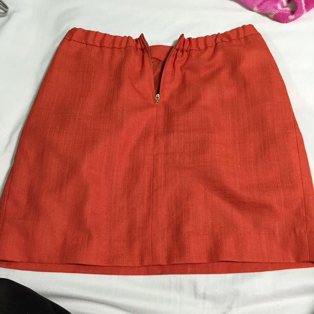 URBAN RESEARCH(アーバンリサーチ)のオレンジのスカート レディースのスカート(ひざ丈スカート)の商品写真