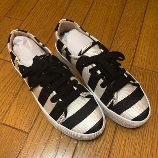Alice+Olivia(スニーカー)のフリマアイテム一覧 Alice+Olivia(スニーカー)のフリマアイテム一覧