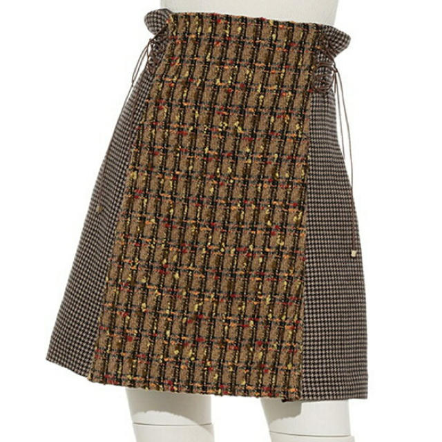 Lily Brown(リリーブラウン)のサイドレースアップ 台形 スカート レディースのスカート(ミニスカート)の商品写真