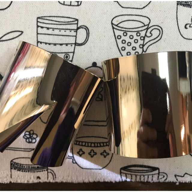 Ameri VINTAGE(アメリヴィンテージ)のameri  vintage folding metal bangle レディースのアクセサリー(ブレスレット/バングル)の商品写真