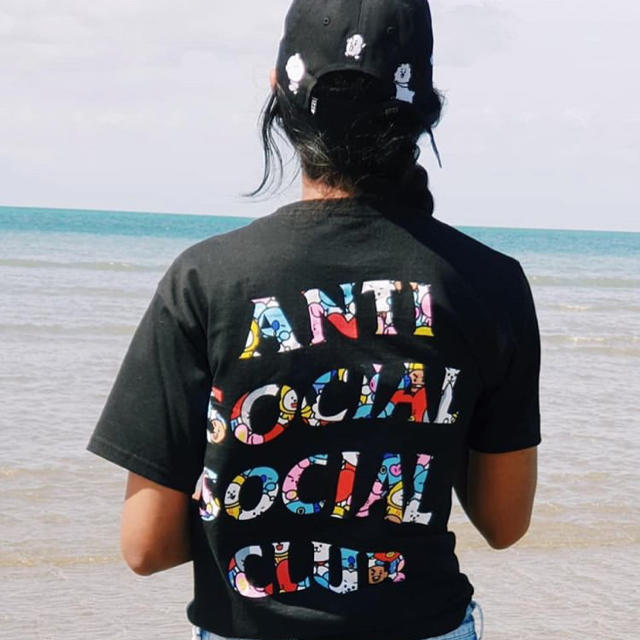 防弾少年団(BTS)(ボウダンショウネンダン)の即日発送 bt21 assc Tシャツ bts 防弾少年団 bt21club メンズのトップス(Tシャツ/カットソー(半袖/袖なし))の商品写真