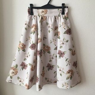 ジルバイジルスチュアート(JILL by JILLSTUART)のジルバイ 花柄 スカート(ひざ丈スカート)