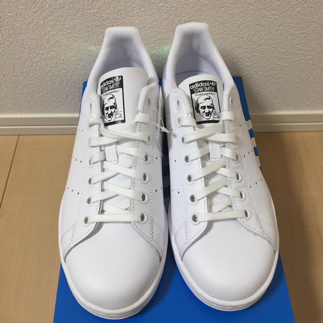 adidas(アディダス)のadidas スタンスミス オーロラ ホログラム 新品 24cm レディースの靴/シューズ(スニーカー)の商品写真