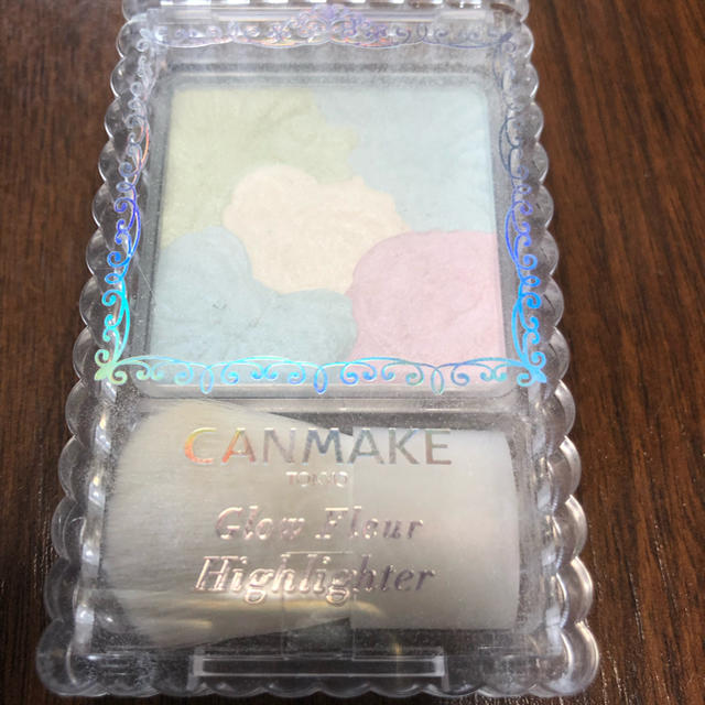 CANMAKE(キャンメイク)のCANMAKE グロウフルールハイライター コスメ/美容のベースメイク/化粧品(フェイスカラー)の商品写真