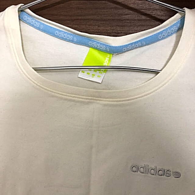 adidas(アディダス)のアディダス Tシャツ レディースのトップス(Tシャツ(長袖/七分))の商品写真