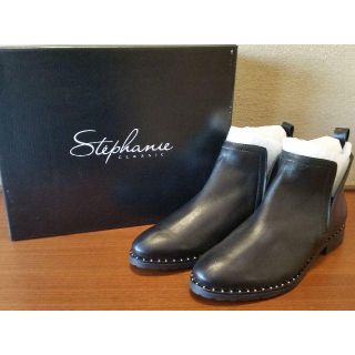 ステファニエ(Stephanie)の★価格見直し【今季・箱あり新品】　ステファニエ　スタッズショートカットブーツ　黒(ブーツ)