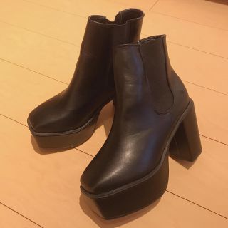 エイチアンドエム(H&M)の厚底 ♡ ショートブーツ 黒(ブーツ)