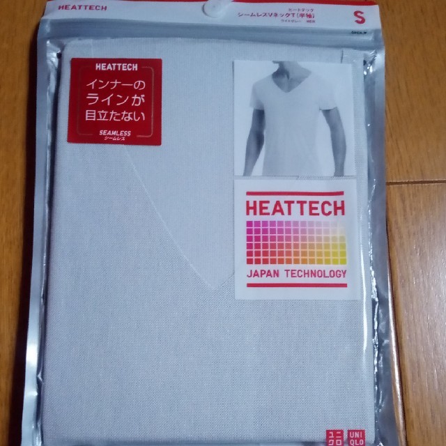 UNIQLO(ユニクロ)のユニクロ　ヒートテック　シームレスVネックS メンズのトップス(Tシャツ/カットソー(半袖/袖なし))の商品写真