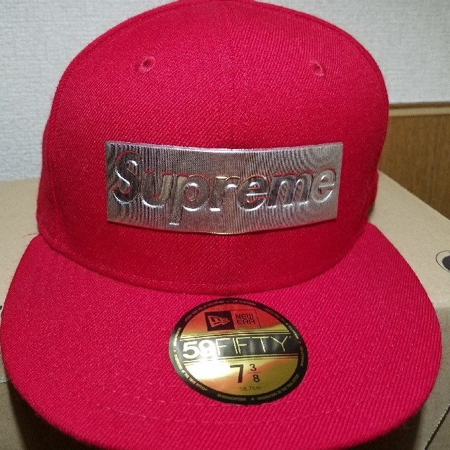 帽子supreme メタルプレート キャップ